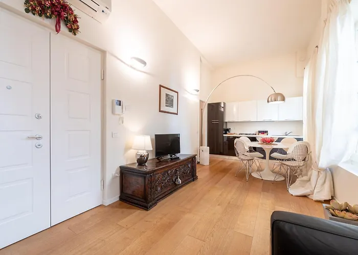 Chic Elegance At Borgo Tommasini Apartament *